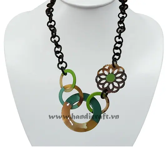 Round Horn Link with Flower Pendant Necklace HD10373, handmade buffalo horn jewelry