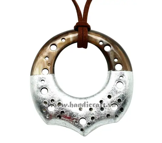 Horn & Lacquer Pendant HD20032, handmade buffalo horn jewelry