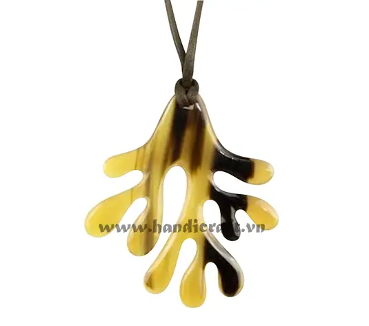 Horn & Lacquer Pendant HD20257, handmade buffalo horn jewelry