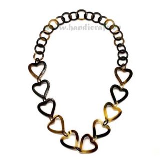 Round horn links with heart shapes