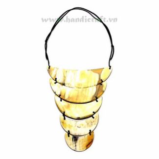 Five large horn layers with faux leather trand