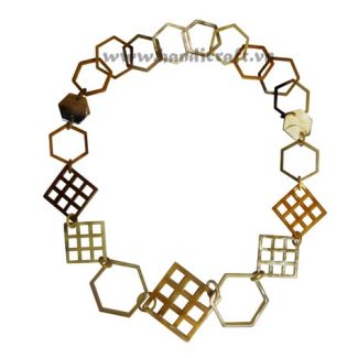 Six angles & square horn necklace