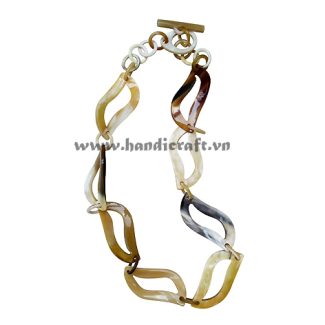 Horn leaves necklace